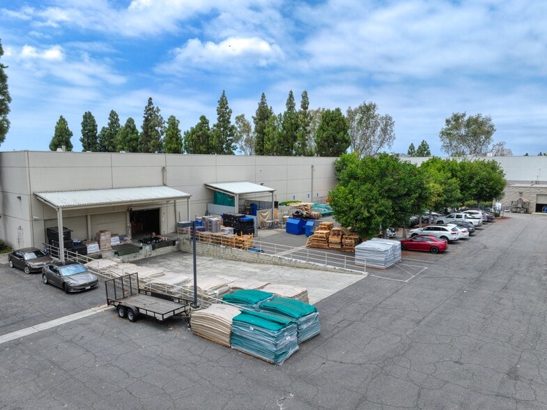 7345 Orangewood Ave, Garden Grove, CA à vendre - Photo du bâtiment - Image 2 de 19