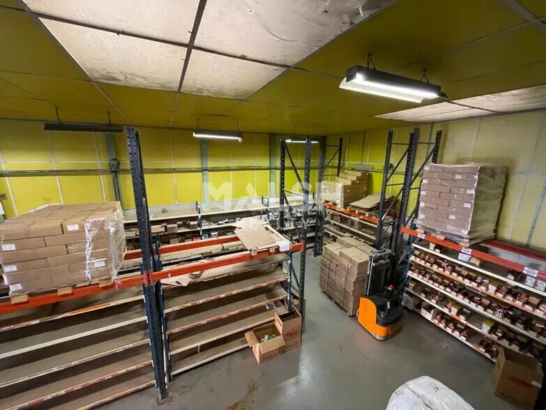 Flex in Villeurbanne for lease - Interior Photo - Image 3 of 6