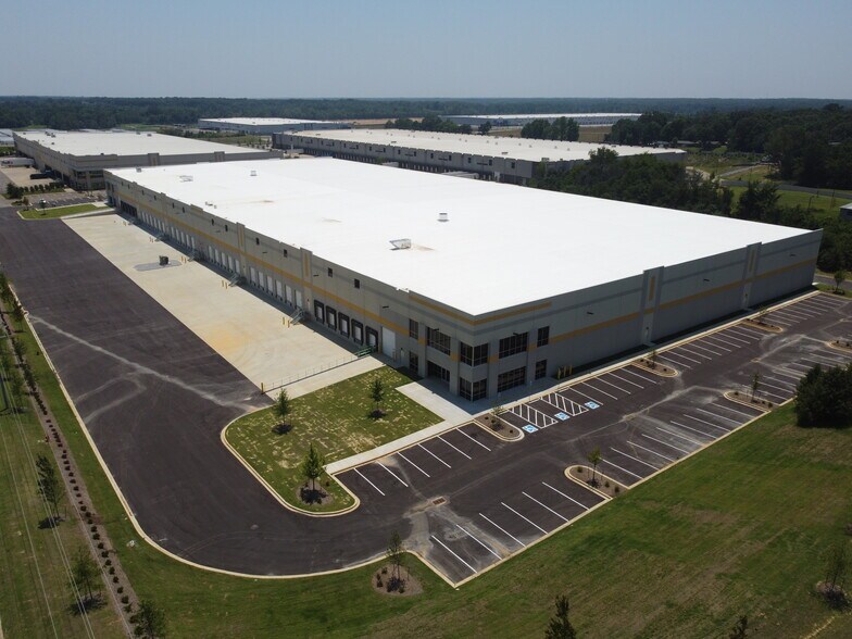 5899 FedEx Ln, Olive Branch, MS à louer - Photo du bâtiment - Image 3 de 5
