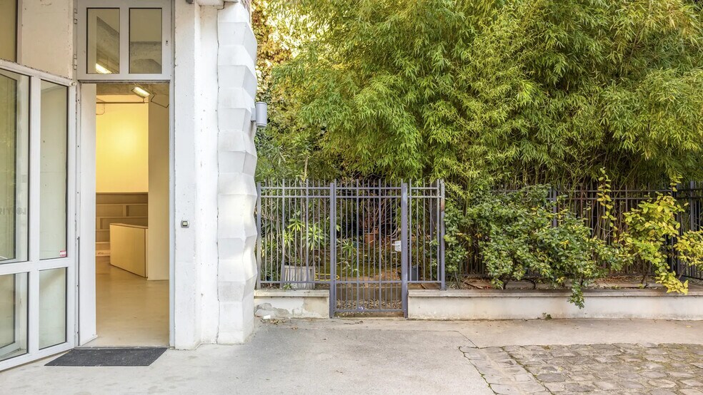 Office in Paris for sale - Building Photo - Image 2 of 8