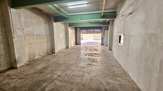 Plus de détails pour Multi-résidentiel à vendre