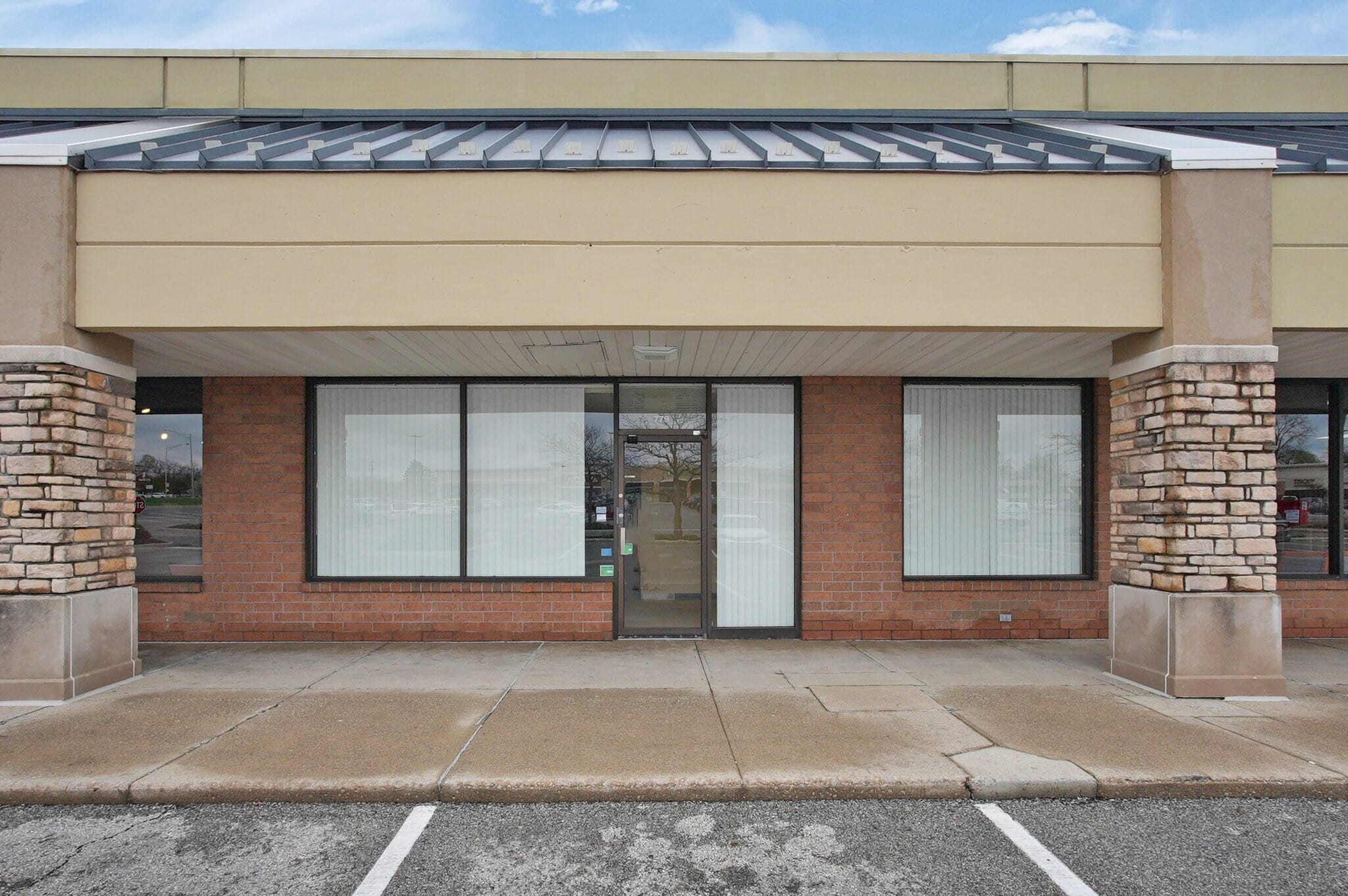 747-889 Bethel Rd, Columbus, OH for lease Building Photo- Image 1 of 8