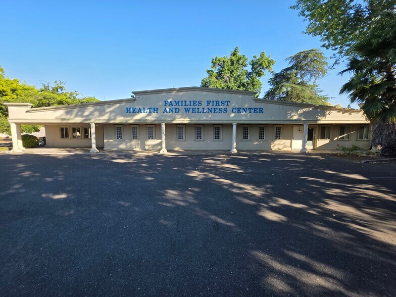 466 Del Norte Ave, Yuba City, CA à vendre - Photo du bâtiment - Image 2 de 22