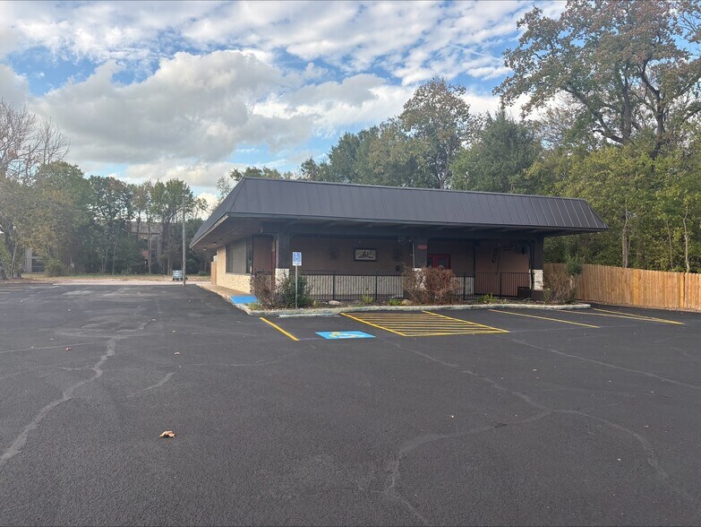 1000 W Main St, Tomball, TX à louer - Photo du bâtiment - Image 2 de 19