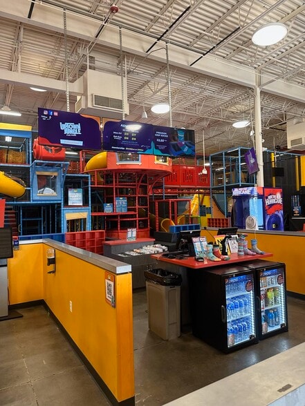 6310 S 35th Ave, Phoenix, AZ for sale - Interior Photo - Image 2 of 5