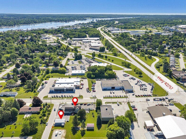 513-529 Duluth Ave, Sturgeon Bay, Sturgeon Bay, WI à vendre - Photo du bâtiment - Image 2 de 51