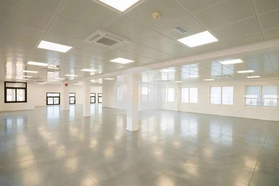 Office in Barcelona, Barcelona for lease Interior Photo- Image 1 of 4