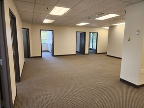51 Haddonfield Rd, Cherry Hill, NJ for lease Interior Photo- Image 2 of 3