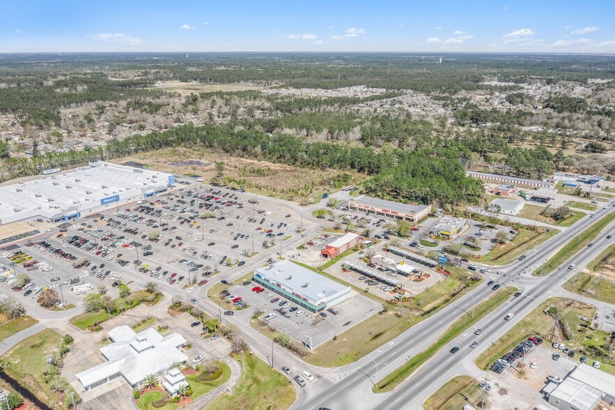 3907-3921 Bienville Blvd, Ocean Springs, MS for lease - Building Photo - Image 3 of 7