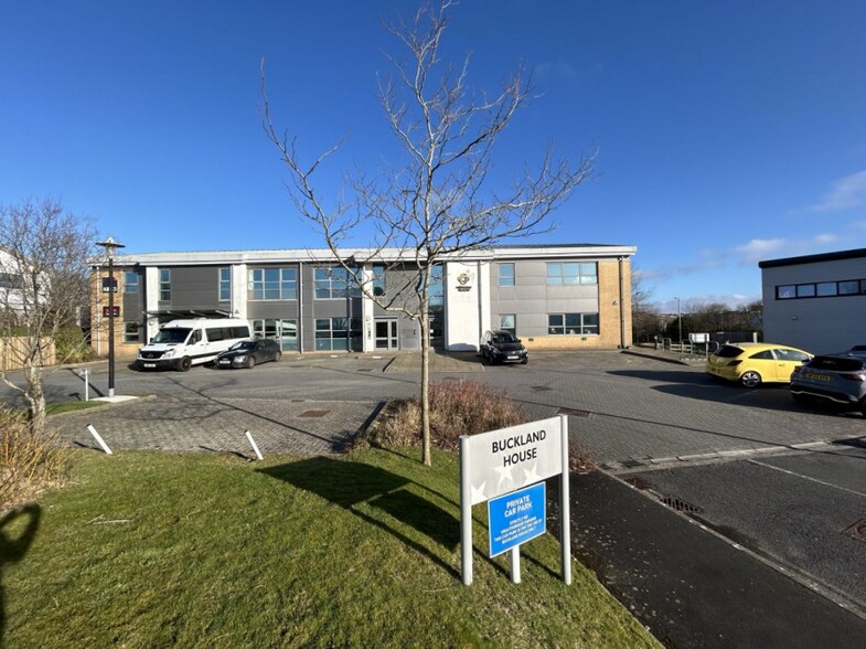 12 William Prance Rd, Plymouth à louer - Photo du bâtiment - Image 3 de 3