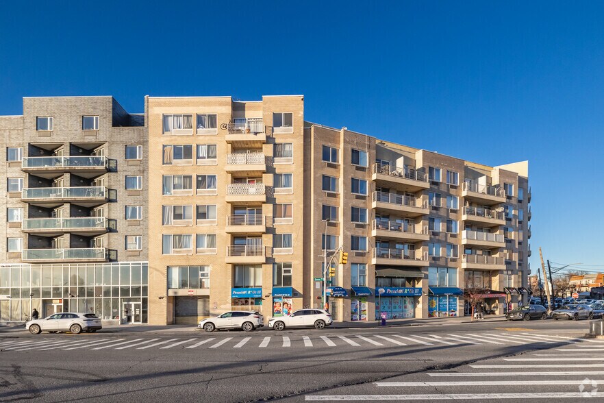 8115 Queens Blvd, Flushing, NY for sale - Building Photo - Image 2 of 4