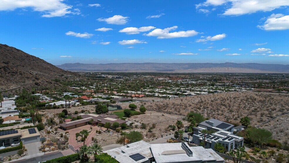 Ramond Rd, Palm Springs, CA à vendre - Photo du bâtiment - Image 2 de 5