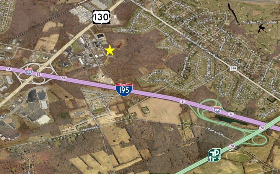 110 N Gold Dr, Robbinsville, NJ à louer - Photo du bâtiment - Image 2 de 4