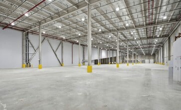 28-10 Whitestone Expy, Flushing, NY à louer Photo intérieure- Image 1 de 5