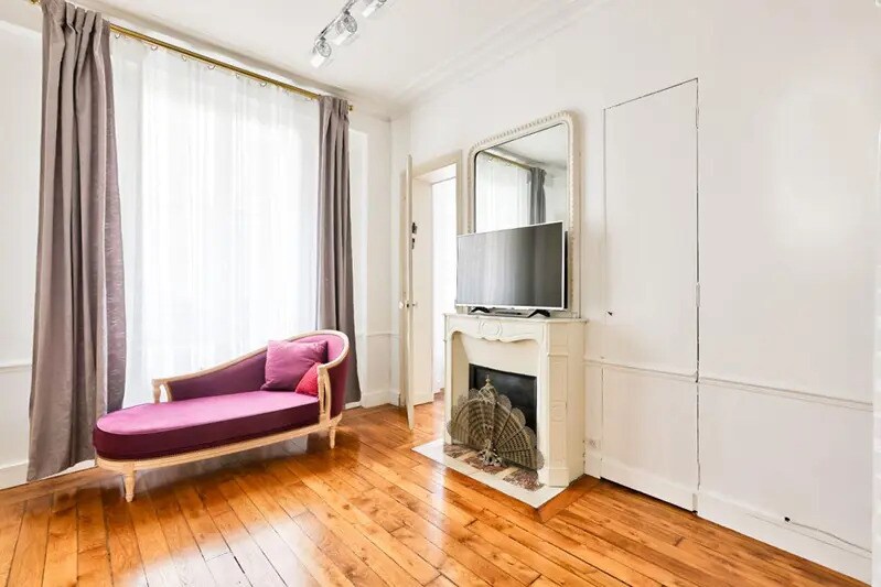 Multifamily in Paris for sale - Interior Photo - Image 2 of 7