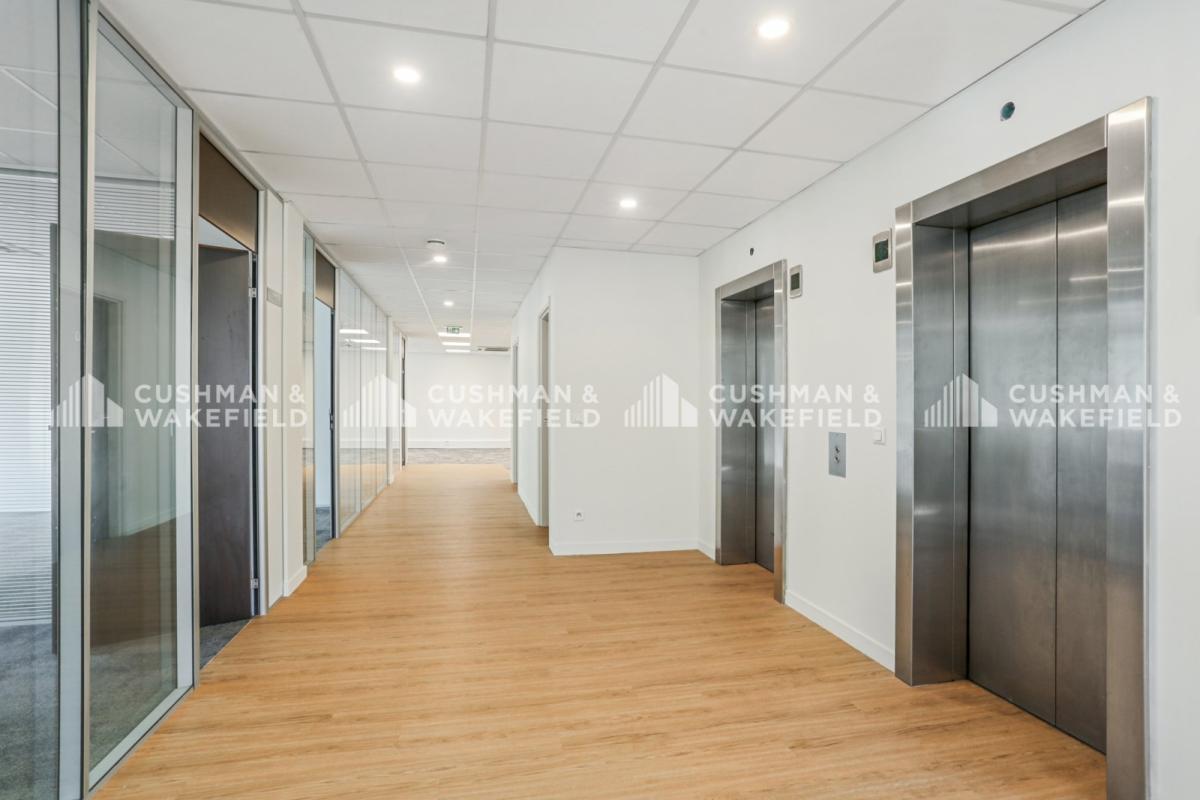 38-40 Rue Victor Hugo, Courbevoie à louer Hall d’entrée- Image 1 de 14