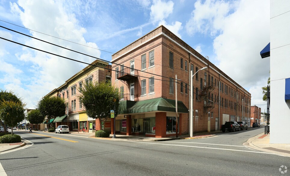 200-230 N Marion Ave, Lake City, FL à louer - Photo principale - Image 1 de 4