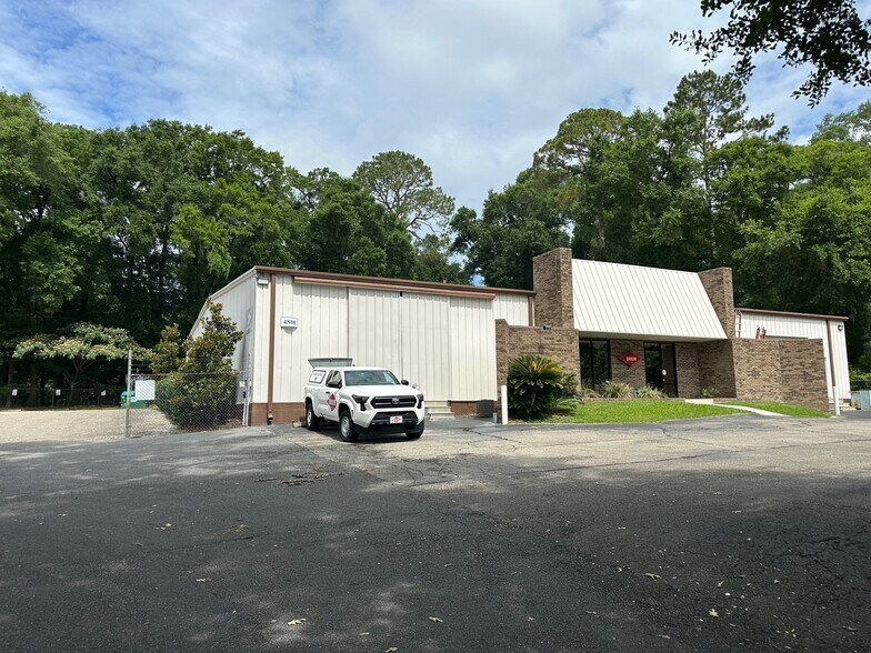 4800 Woodlane Cir, Tallahassee, FL à louer - Photo du bâtiment - Image 1 de 1