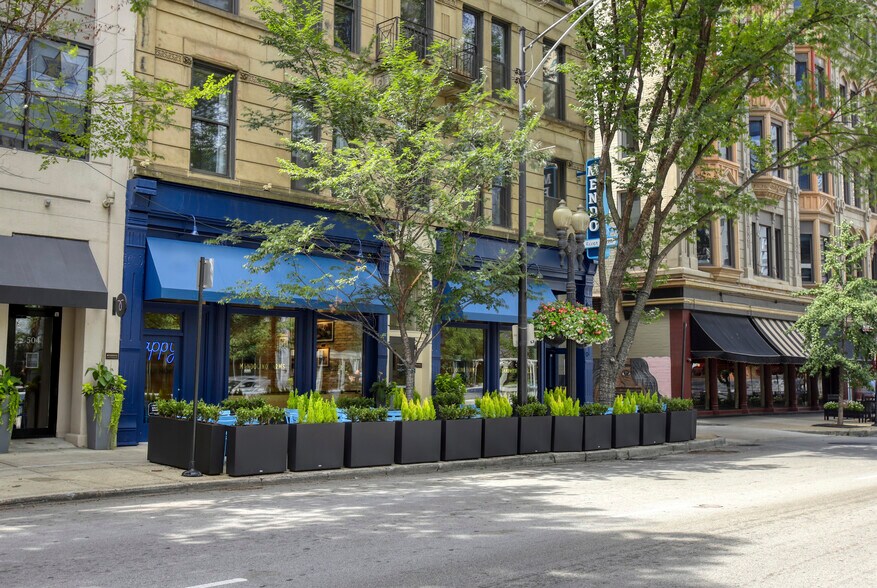 506-508 N Clark St, Chicago, IL à louer - Photo du bâtiment - Image 1 de 1