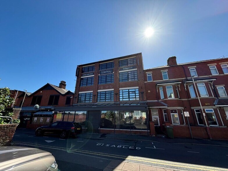 30 West St, Southport à louer - Photo du bâtiment - Image 1 de 33