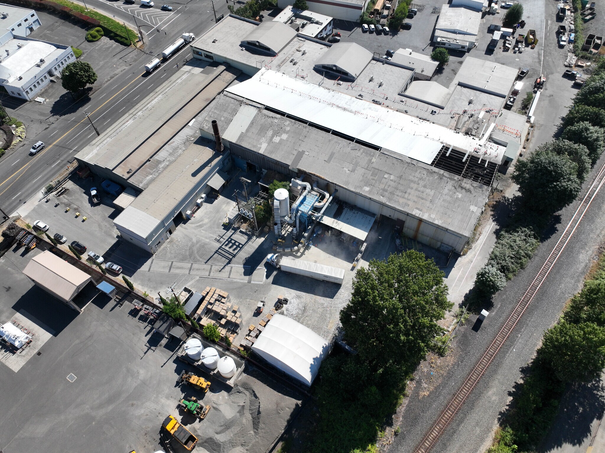 866-900 N Columbia Blvd, Portland, OR for sale Building Photo- Image 1 of 8