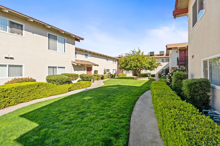 1985 N Winery Ave, Fresno, CA à vendre - Photo du bâtiment - Image 2 de 10