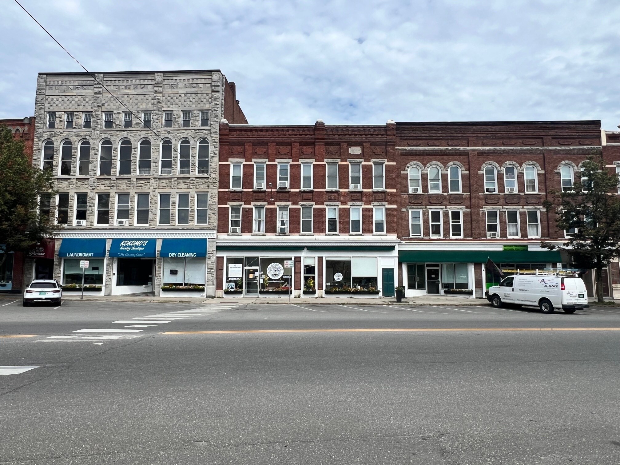 43, 49 & 51 Main Street, Fair Haven, VT portefeuille de 3 propriétés à vendre sur LoopNet.ca Photo principale- Image 1 de 18