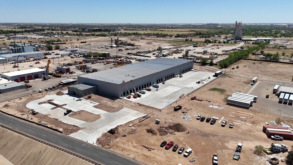 230 NE Loop 289, Lubbock, TX for lease - Building Photo - Image 2 of 17