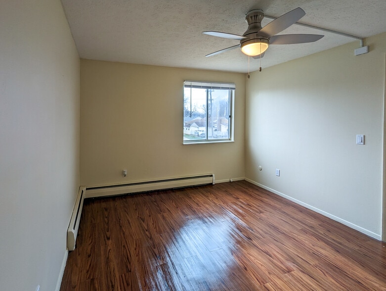 630 W 6th St, Port Clinton, OH for sale - Building Photo - Image 2 of 19