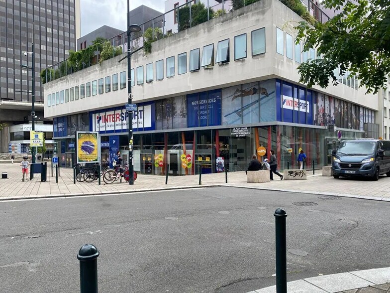 Commerce de détail dans Nantes à louer - Photo du bâtiment - Image 2 de 6