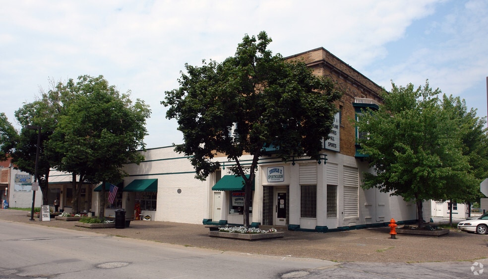 425 18th St, Moline, IL for sale - Building Photo - Image 1 of 7