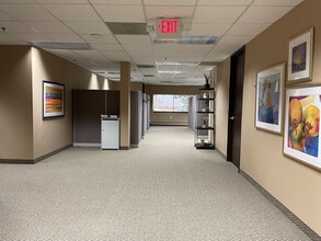 560-580 Kirts Blvd, Troy, MI à louer Photo intérieure- Image 2 de 4