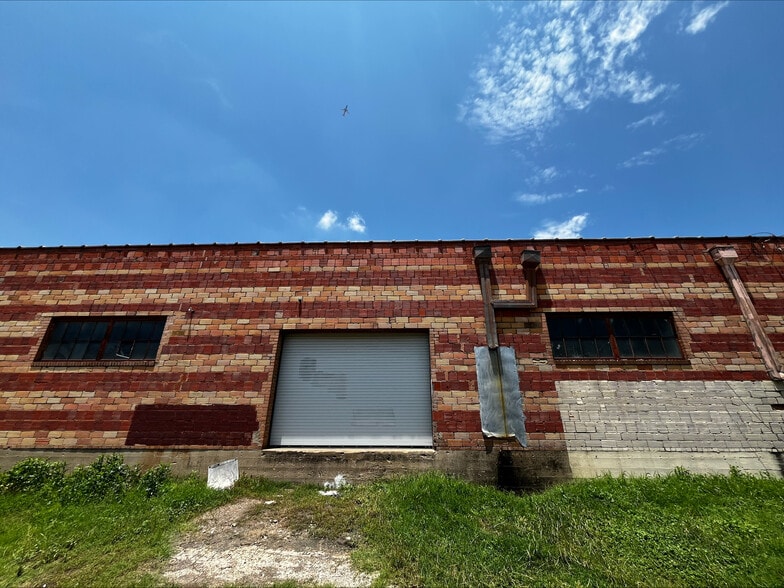 3030 Canton St, Dallas, TX for lease - Building Photo - Image 3 of 12