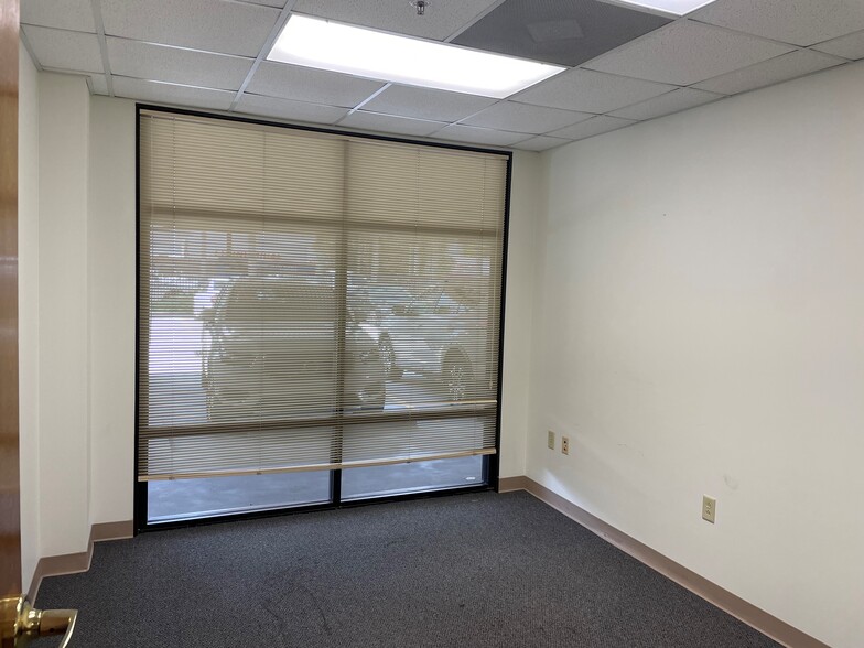 5740 Citrus Blvd, New Orleans, LA for lease - Interior Photo - Image 3 of 7