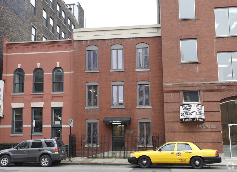 215, 221, & 223 West Ohio Street, portefeuille de 3 propriétés à vendre sur LoopNet.ca - Photo du bâtiment - Image 3 de 3