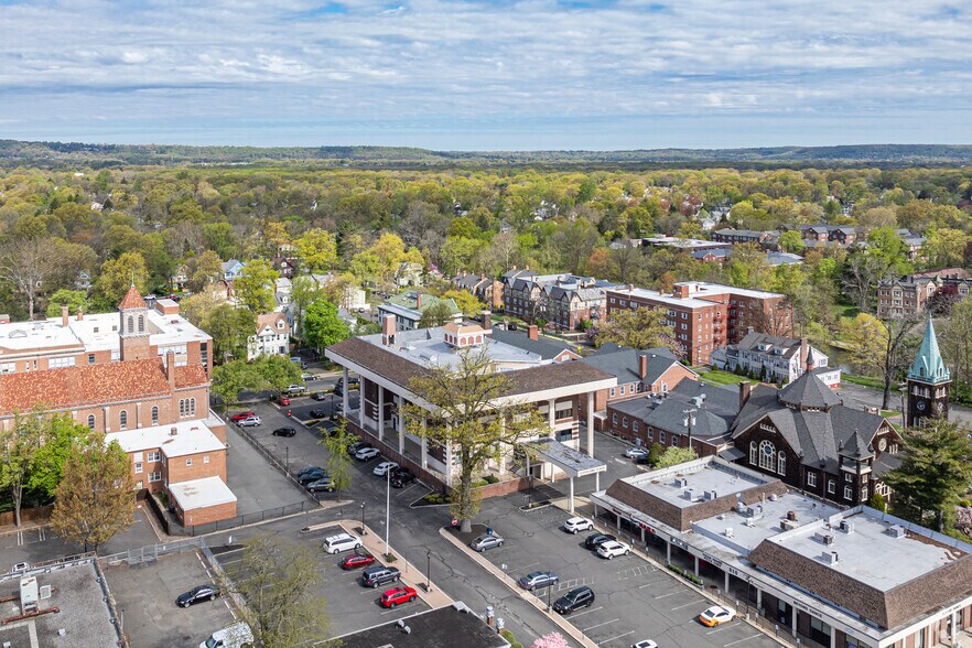 123 N Union Ave, Cranford, NJ à louer - Photo du bâtiment - Image 1 de 5