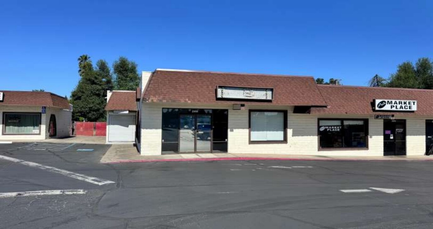 2920-2972 Churn Creek Rd, Redding, CA à louer Photo du bâtiment- Image 1 de 35