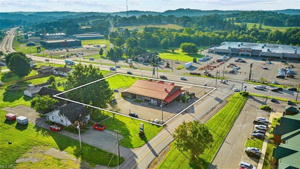 2759 Maysville Pike, Zanesville, OH à vendre - Photo du bâtiment - Image 2 de 44