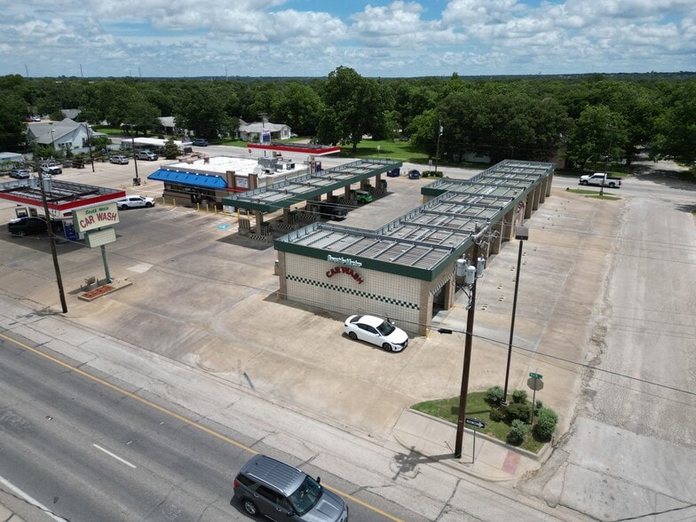 807 S Main St, Cleburne, TX à vendre - Photo principale - Image 1 de 1