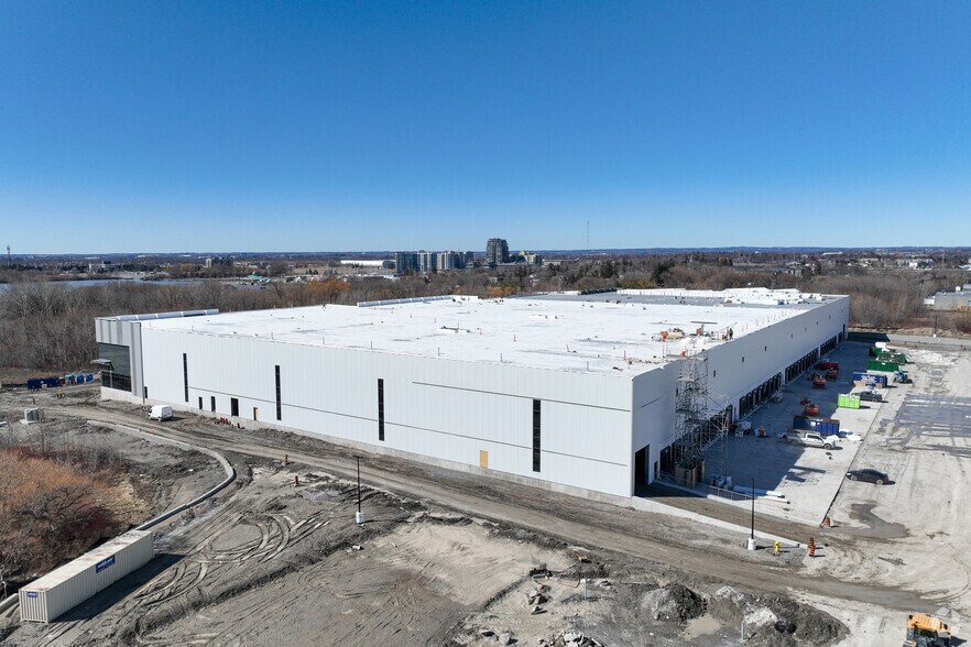 220 Water St, Whitby, ON à louer - Photo du bâtiment - Image 2 de 2