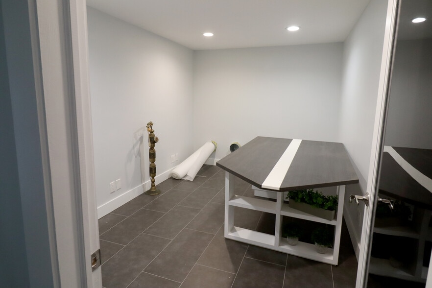 817-823 SE 9th St, Deerfield Beach, FL for lease - Building Photo - Image 3 of 15