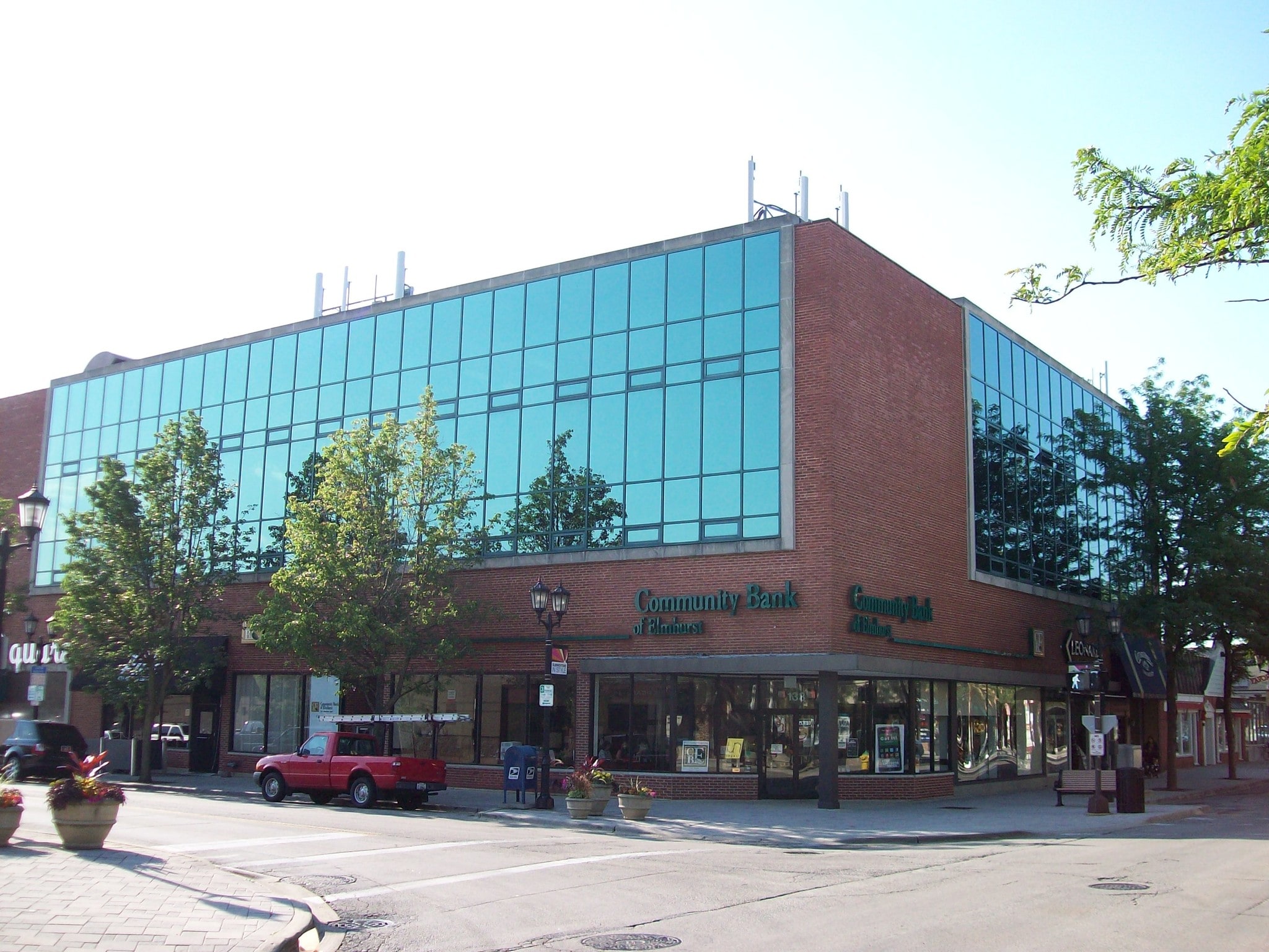 110 E Schiller St, Elmhurst, IL for lease Building Photo- Image 1 of 8