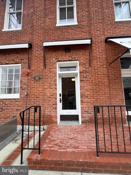 110-112 W Burke St, Martinsburg, WV for lease - Building Photo - Image 3 of 10