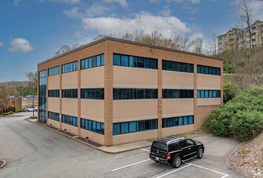 125 Warrendale Bayne Rd, Warrendale, PA for lease - Building Photo - Image 2 of 4