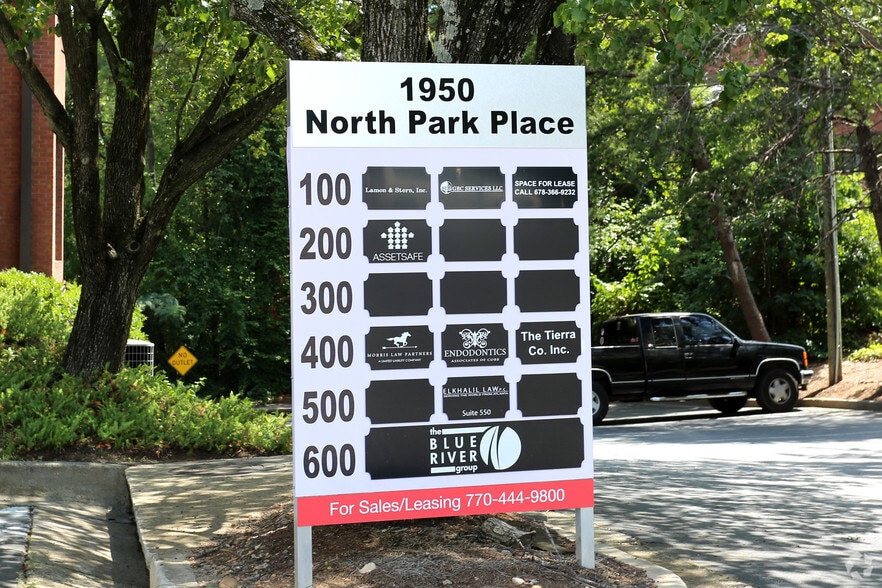 1950 N Park Pl, Atlanta, GA for sale - Building Photo - Image 3 of 4