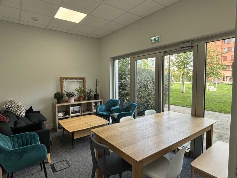 Office in Bordeaux for lease - Building Photo - Image 3 of 8