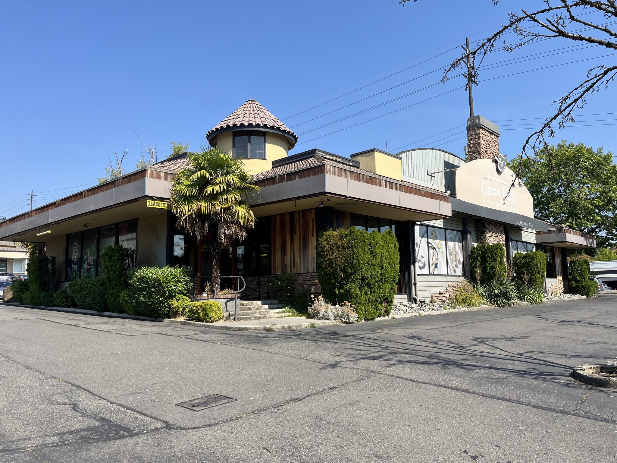 550 NE Northgate Way, Seattle, WA for lease Building Photo- Image 1 of 3