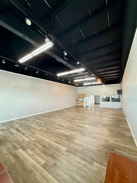5011-5047 Ulmerton Rd, Clearwater, FL à louer - Photo du bâtiment - Image 2 de 9