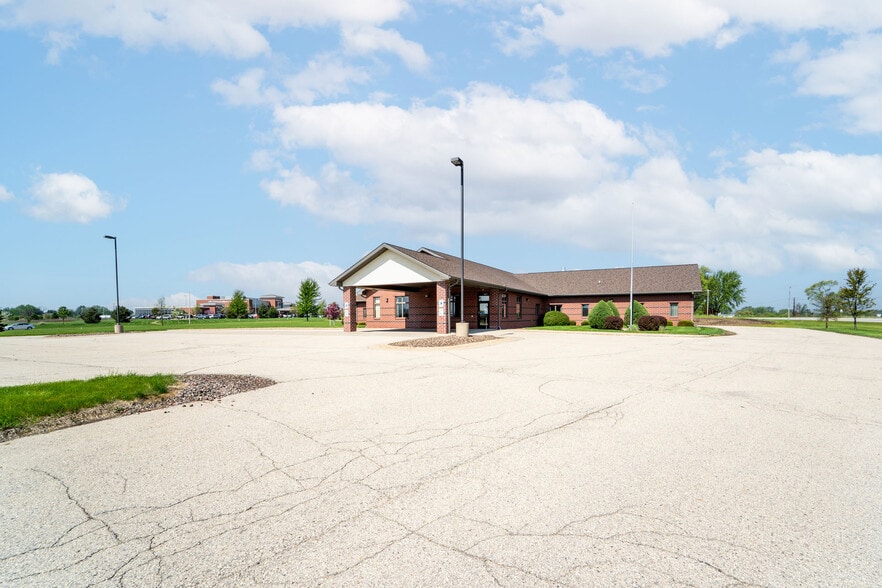 790 Eastgate Dr, Ripon, WI for sale - Building Photo - Image 3 of 41