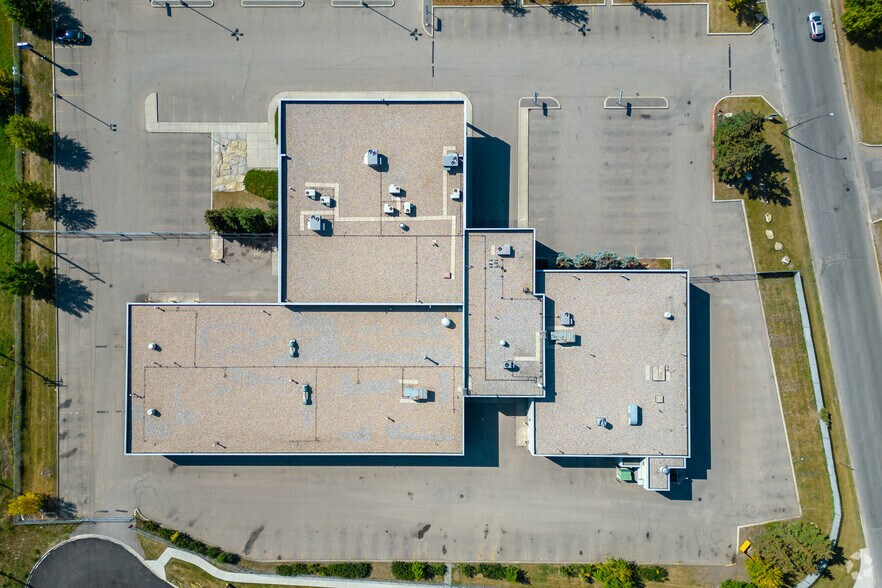 665 Goddard Ave NE, Calgary, AB à louer - Aérien - Image 2 de 8